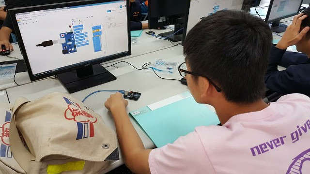 新東國中技藝班-Arduino LED明滅  共20張