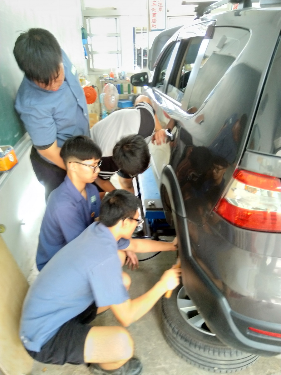 20180910 TIIDA LIVINA 教師用車-實車實習