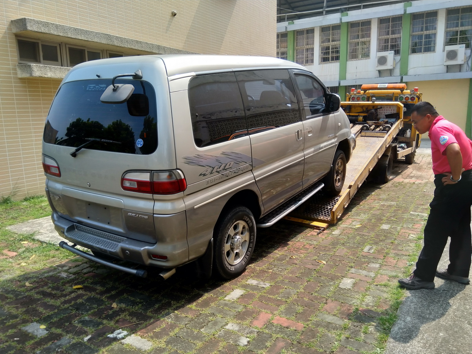 20181016 警政署捐贈2輛-4WD車輛