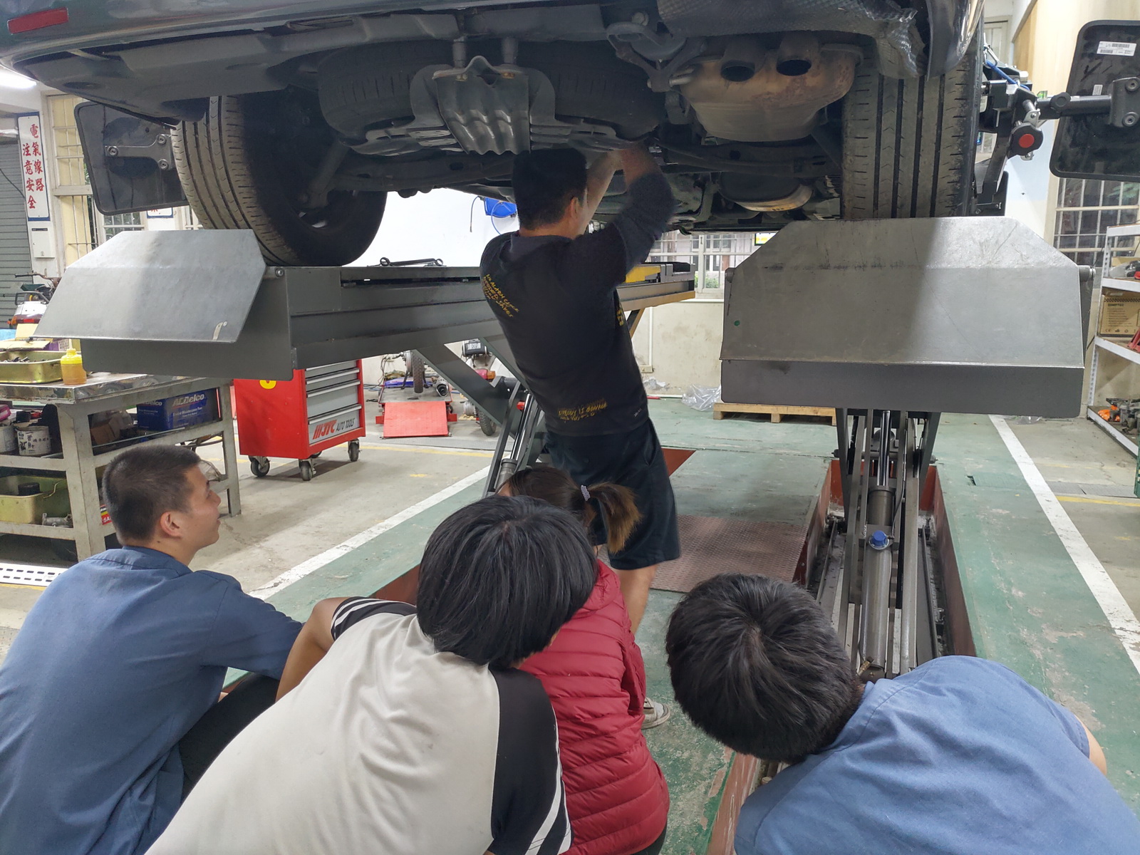 20201203 光學四輪定位機水平高度調整方式