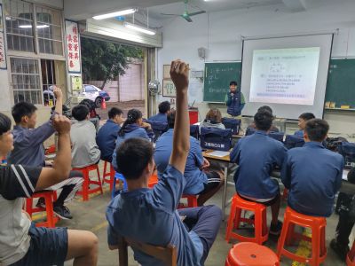20201110 第1屆學長潘建榕返校分享學習歷程